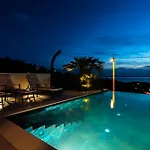 Astonishing Blue Horizon W Heated Pool Villa *