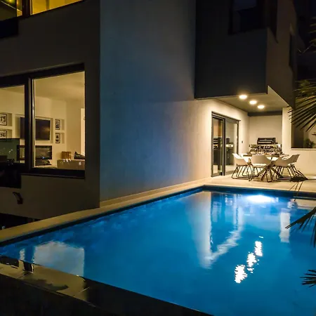 Astonishing Blue Horizon W Heated Pool Villa Podstrana