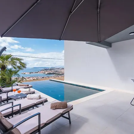 Astonishing Blue Horizon W Heated Pool Villa *