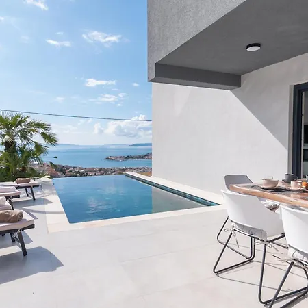 Villa Astonishing Blue Horizon W Heated Pool Podstrana