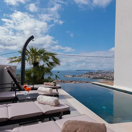 Villa Astonishing Blue Horizon W Heated Pool Podstrana